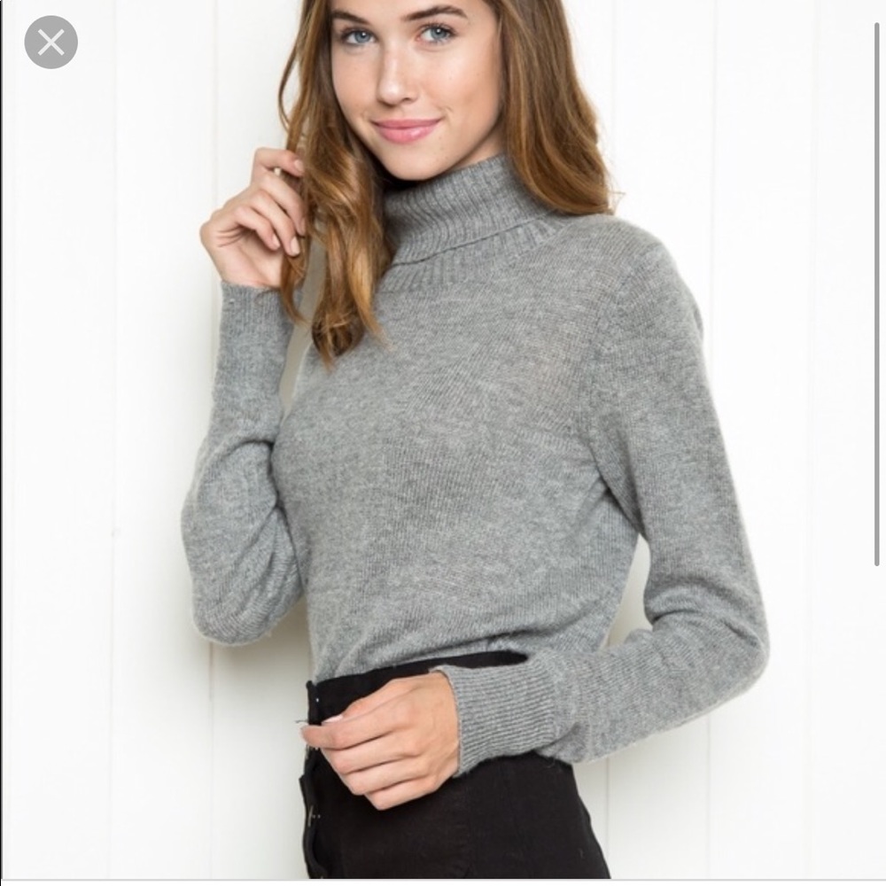 Brandy Melville gray turtleneck